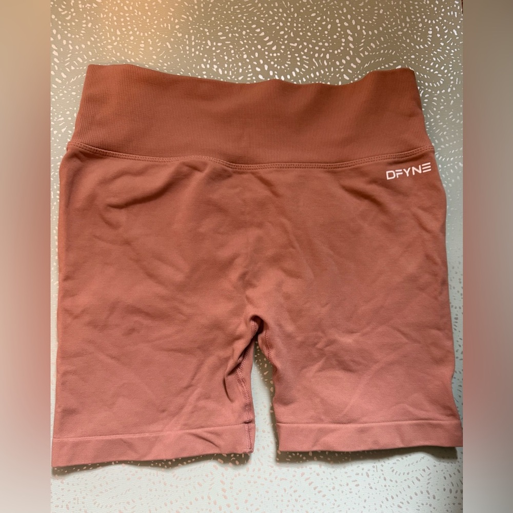 Women's DFYNE Shorts - tan/beige